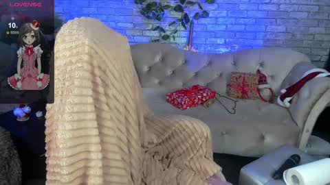 Snapshot of makima_lee chatting on 12-22-24, 04:17 Makima online show from 12-22-24, 04:17
