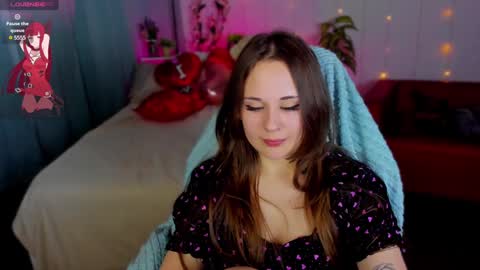 Snapshot of makima_lee chatting on 02-07-25, 01:32 Makima online show from 02-07-25, 01:32