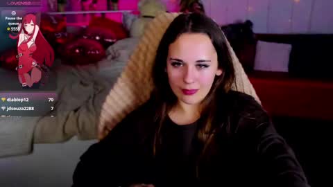 Snapshot of makima_lee chatting on 02-15-25, 02:55 Makima online show from 02-15-25, 02:55