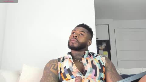 Snapshot of makonneen chatting on 06-05-26, 09:20 Makonnen online show from 06-05-26, 09:20