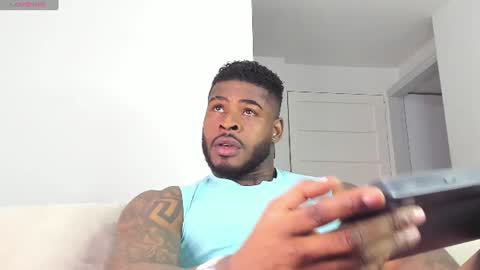 Snapshot of makonneen chatting on 06-12-26, 05:06 Makonnen online show from 06-12-26, 05:06