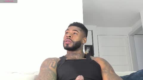 Snapshot of makonneen chatting on 06-19-26, 10:13 Makonnen online show from 06-19-26, 10:13