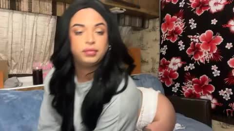 Snapshot of malliemal55 chatting on 06-14-26, 01:03 malliemal55 online show from 06-14-26, 01:03
