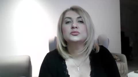 malorine online show from 12-18-25, 05:08