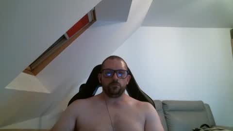 Snapshot of malou2927 chatting on 08-04-26, 10:45 breton online show from 08-04-26, 10:45
