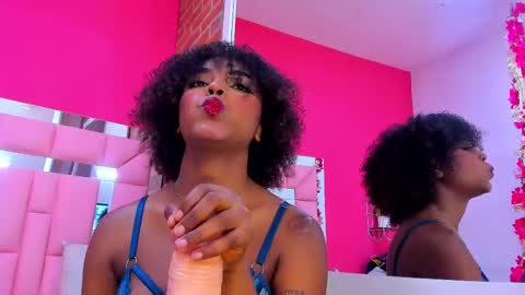 Snapshot of malu_horny_69 chatting on 03-08-25, 06:26 Melanie online show from 03-08-25, 06:26