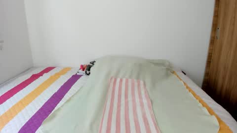 instagram  nueela   online show from 03-19-26, 08:46