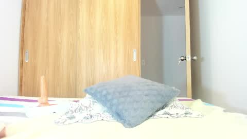 instagram  nueela   online show from 04-27-26, 07:12