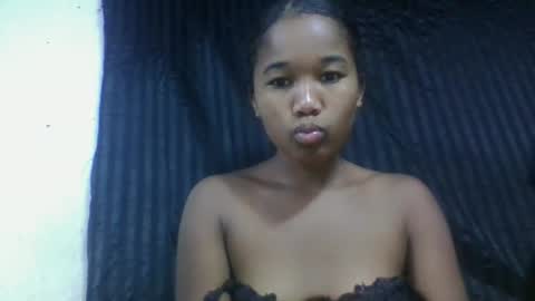 Snapshot of mamieriela chatting on 02-07-26, 10:52 mamieriela online show from 02-07-26, 10:52