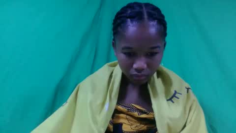 Snapshot of mamieriela chatting on 02-13-26, 12:34 mamieriela online show from 02-13-26, 12:34