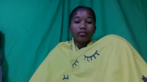 Snapshot of mamieriela chatting on 02-14-26, 12:40 mamieriela online show from 02-14-26, 12:40