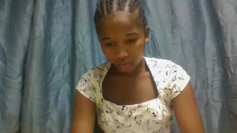 Snapshot of mamieriela chatting on 03-08-26, 08:18 mamieriela online show from 03-08-26, 08:18