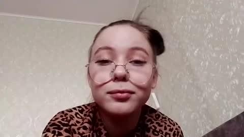 Mia online show from 08-01-26, 10:14