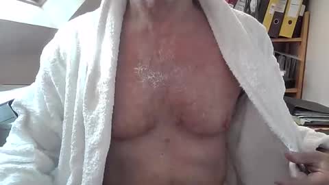 manbitcher online show from 03-10-26, 10:20