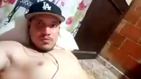Snapshot of mandingo477 chatting on 06-12-26, 05:39 mandingo477 online show from 06-12-26, 05:39