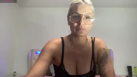 Mandy online show from 04-15-26, 03:02