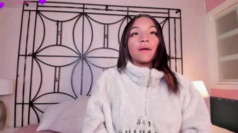 manelyk_evanss online show from 04-12-26, 11:04