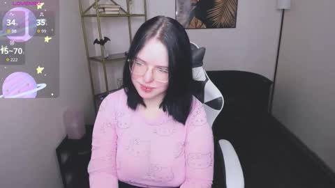 manic_pixie_ online show from 12-04-25, 04:05