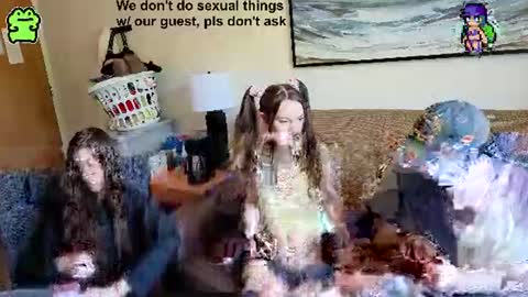 Snapshot of manicpixiedreamfrog chatting on 06-14-26, 03:47 manicpixiedreamfrog online show from 06-14-26, 03:47