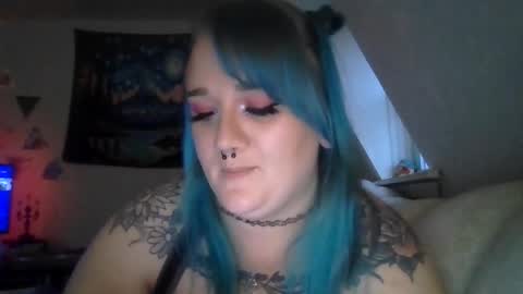 ManicPixiePop online show from 11-11-25, 10:10