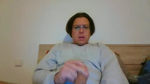 Snapshot of manncr chatting on 10-20-25, 06:36 manncr online show from 10-20-25, 06:36