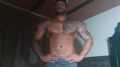 Snapshot of manolofitt chatting on 05-20-26, 12:39 Manolo online show from 05-20-26, 12:39