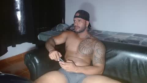 Snapshot of manolofitt chatting on 06-11-26, 02:59 Manolo online show from 06-11-26, 02:59