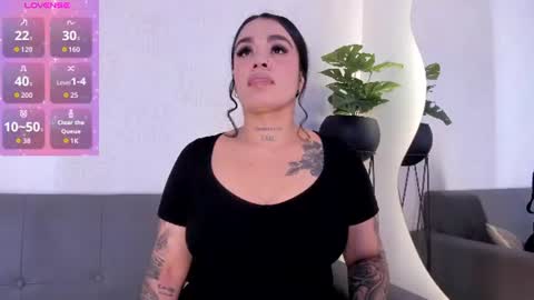 Snapshot of manuela_montes_ chatting on 06-20-26, 12:41 manuela_montes_ online show from 06-20-26, 12:41