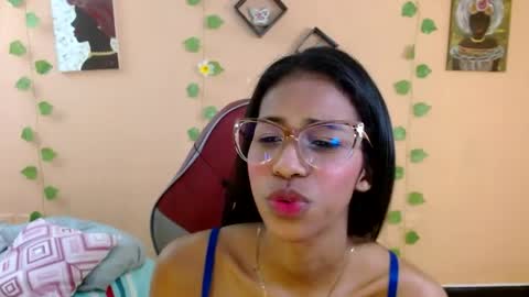 Snapshot of mara_summer chatting on 04-17-26, 01:25 Mara 3 online show from 04-17-26, 01:25