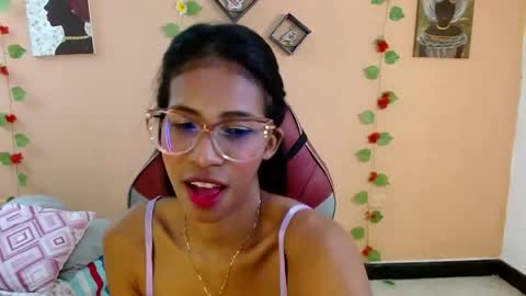 Snapshot of mara_summer chatting on 04-19-26, 02:05 Mara 3 online show from 04-19-26, 02:05