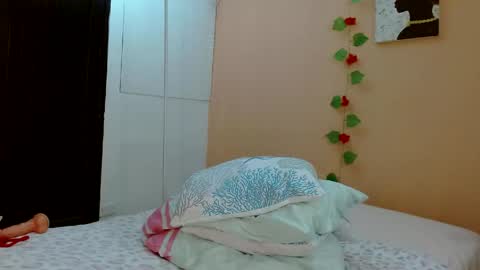 Snapshot of mara_summer chatting on 04-30-26, 08:57 Mara 3 online show from 04-30-26, 08:57