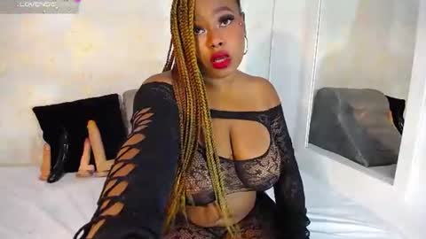 mara_thompsonn online show from 06-18-26, 12:42
