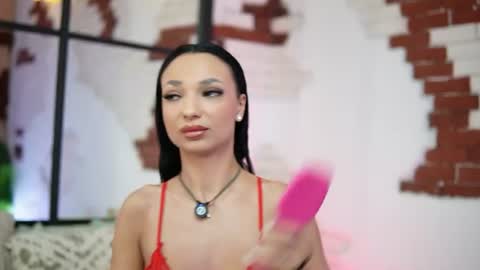Snapshot of maraciel chatting on 07-20-26, 08:33 Mara online show from 07-20-26, 08:33