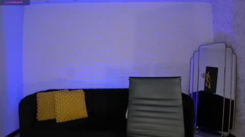 Snapshot of mararicci chatting on 02-19-25, 02:01 MARA online show from 02-19-25, 02:01