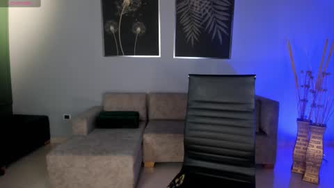 Snapshot of mararicci chatting on 03-10-25, 12:51 MARA online show from 03-10-25, 12:51