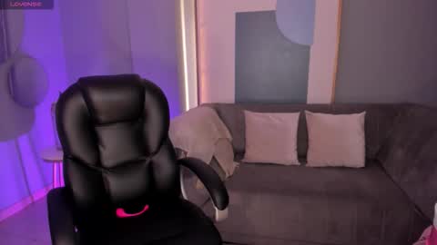 Snapshot of mararicci chatting on 09-25-25, 10:41 MARA online show from 09-25-25, 10:41