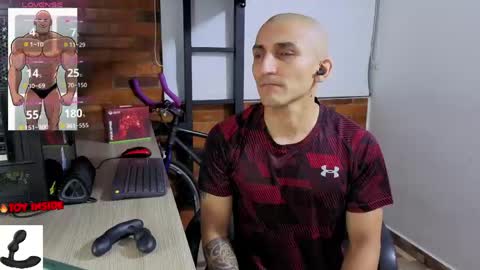 Snapshot of marckmuscle chatting on 04-21-26, 02:51 Marck Independent model online show from 04-21-26, 02:51