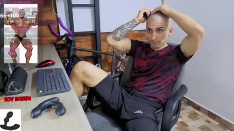 Snapshot of marckmuscle chatting on 05-06-26, 01:47 Marck Independent model online show from 05-06-26, 01:47