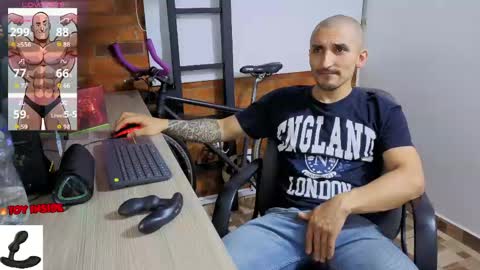 Snapshot of marckmuscle chatting on 05-17-26, 03:59 Marck Independent model online show from 05-17-26, 03:59