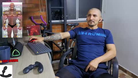 Snapshot of marckmuscle chatting on 05-21-26, 11:23 Marck Independent model online show from 05-21-26, 11:23