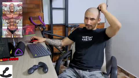 Snapshot of marckmuscle chatting on 05-25-26, 03:23 Marck Independent model online show from 05-25-26, 03:23