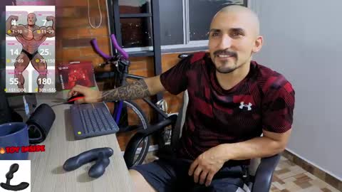 Snapshot of marckmuscle chatting on 05-27-26, 11:35 Marck Independent model online show from 05-27-26, 11:35