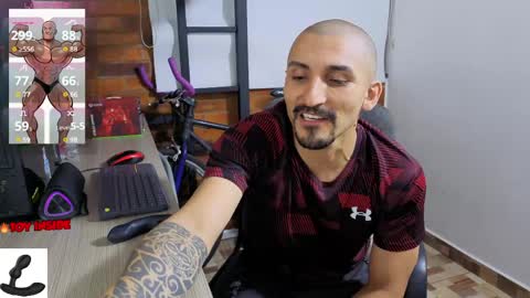 Snapshot of marckmuscle chatting on 06-04-26, 01:55 Marck Independent model online show from 06-04-26, 01:55