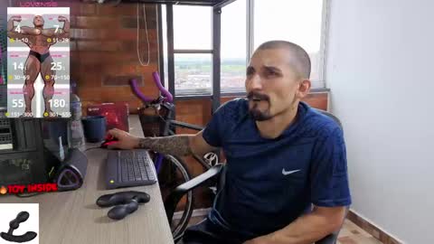 Snapshot of marckmuscle chatting on 06-09-26, 10:43 Marck Independent model online show from 06-09-26, 10:43