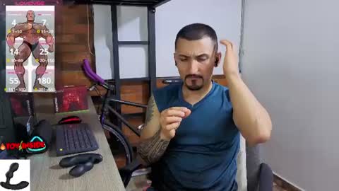 Snapshot of marckmuscle chatting on 07-07-26, 12:13 Marck Independent model online show from 07-07-26, 12:13