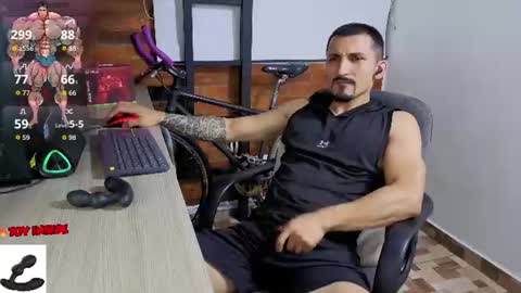 Snapshot of marckmuscle chatting on 07-18-26, 01:10 Marck Independent model online show from 07-18-26, 01:10