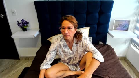 Snapshot of margot_whisper chatting on 01-08-25, 02:56 Margot online show from 01-08-25, 02:56
