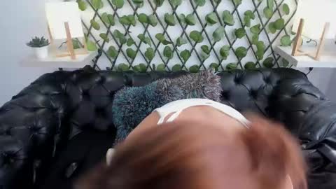 Snapshot of margot_whisper chatting on 02-05-25, 02:59 Margot online show from 02-05-25, 02:59
