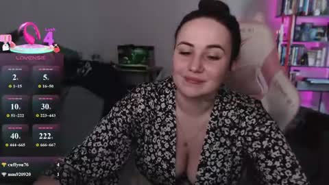 Snapshot of mari_moore7 chatting on 07-19-26, 07:56 mari moore online show from 07-19-26, 07:56