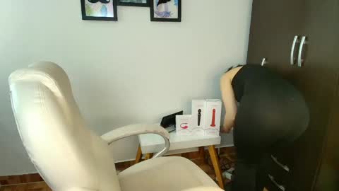 Leidy online show from 04-21-26, 10:45